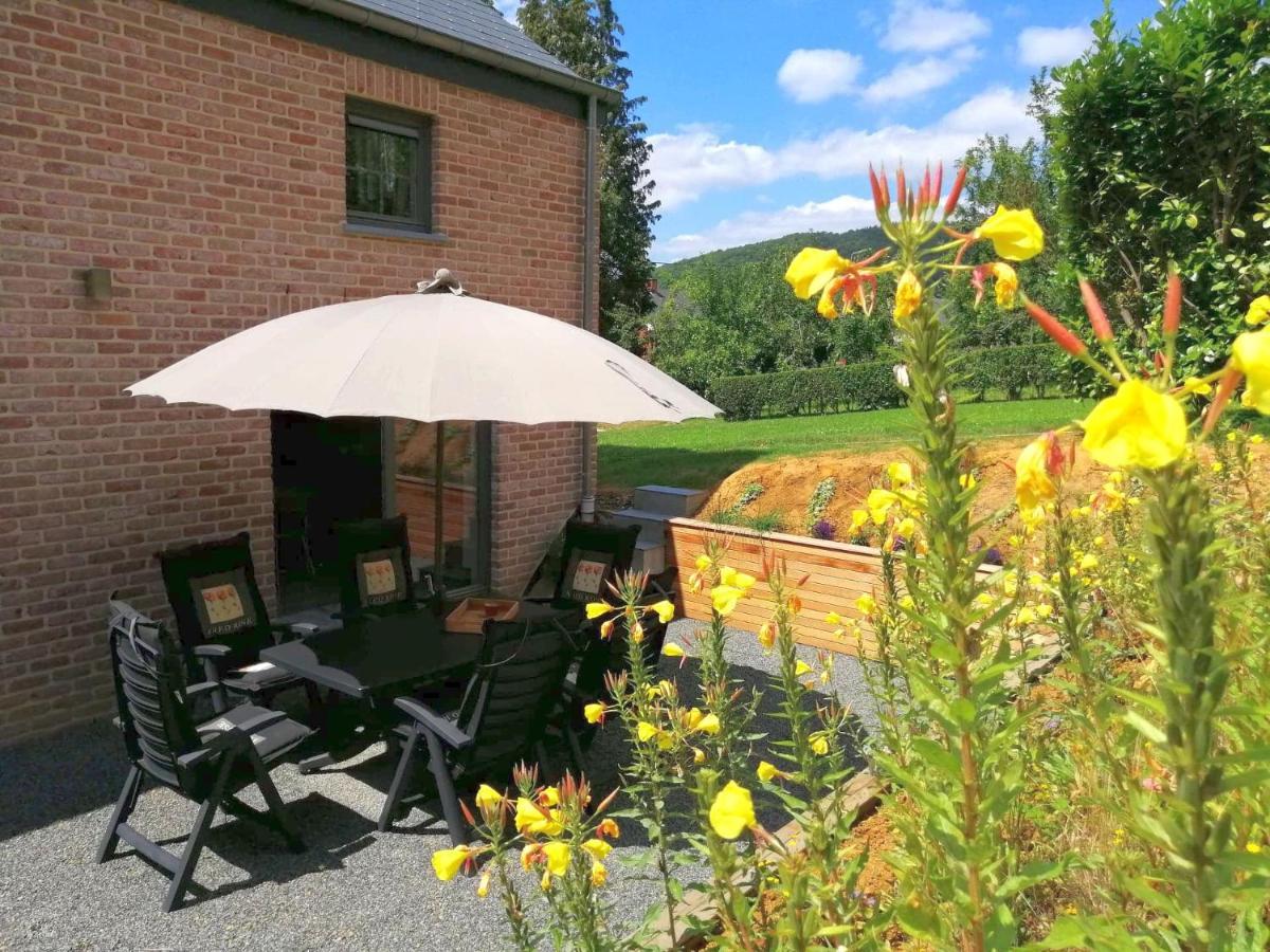 Maison Et Velos A Godinne Dans La Vallee De La Meuse エクステリア 写真