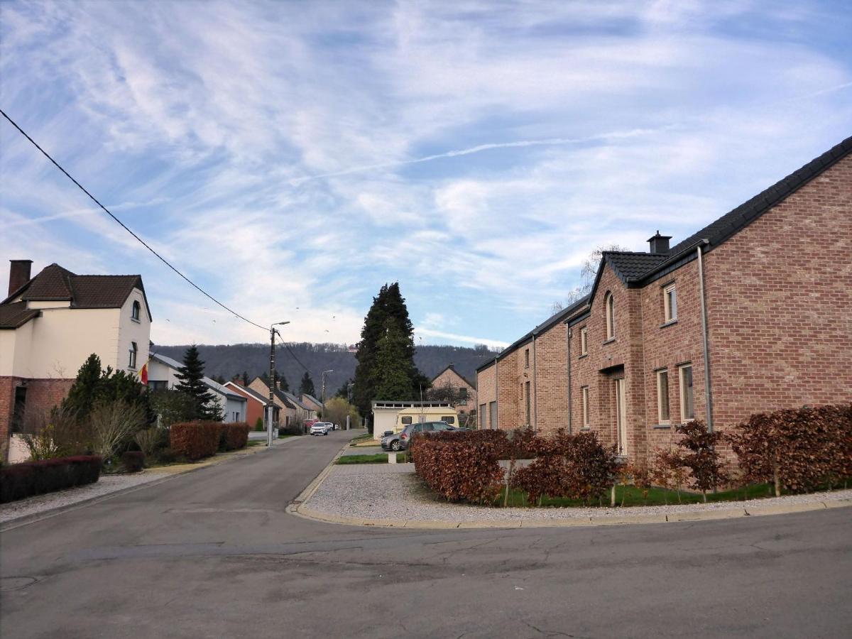 Maison Et Velos A Godinne Dans La Vallee De La Meuse エクステリア 写真