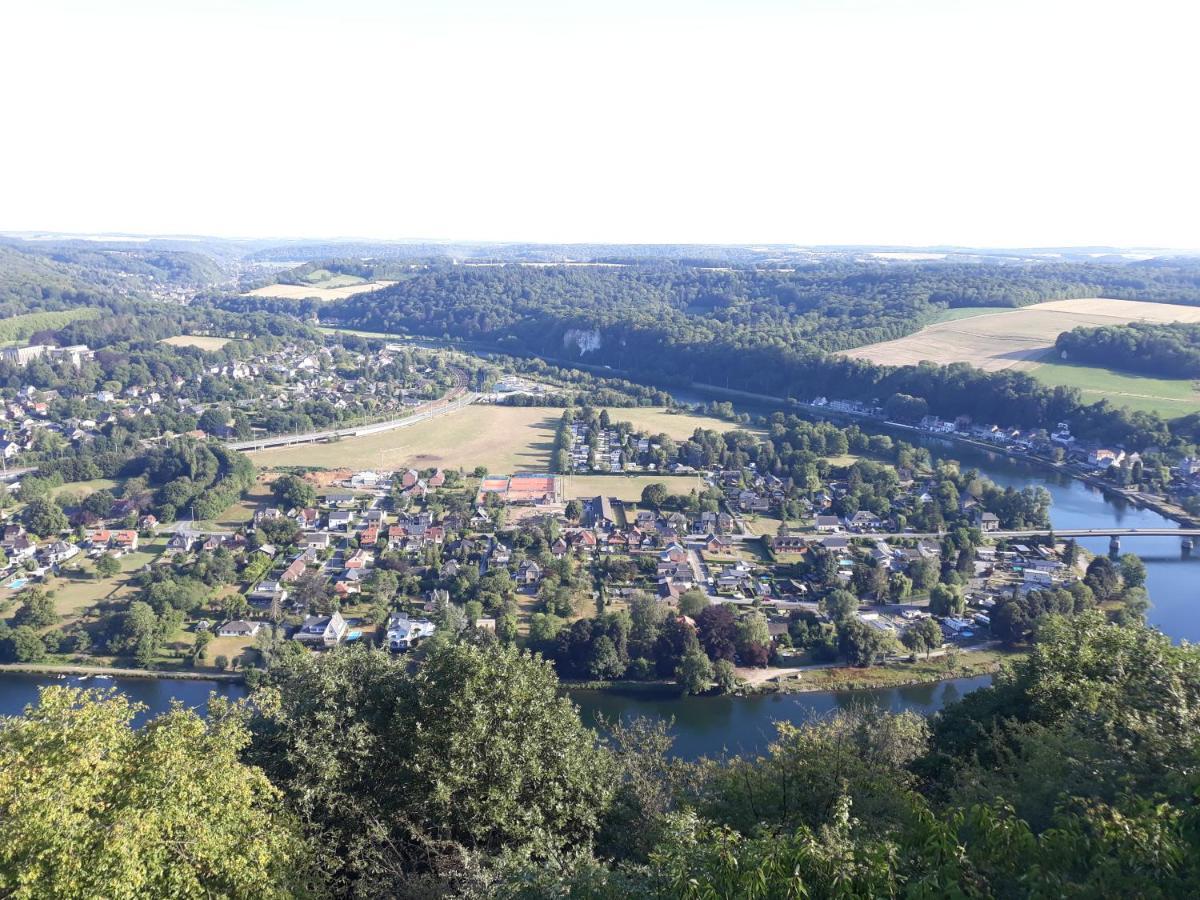 Maison Et Velos A Godinne Dans La Vallee De La Meuse エクステリア 写真